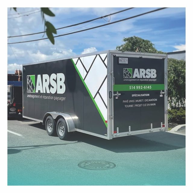Nouvelle image de marque pour Réparation S B Paysagement nouvellement ARSB 🌳
Création du nouveau logo et visuel de leur flotte de véhicule.
Imprimé et installé par Lettrage Boisvert
Voir le résultat finale ici 👇
https://www.facebook.com/LettrageBoisvert/posts/5046665275370155